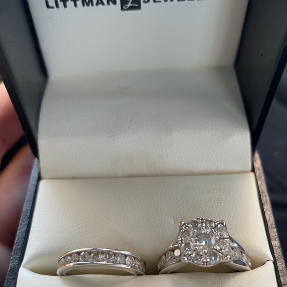Littmans engagement ring and wedding band - Picture 3 of 3